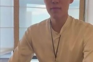 到美国之后有什么不适应的地方？杨瀚森：有啊，我变成老外了