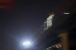 别被吊带长裙给骗了！篮球妹纸属实有点水平！