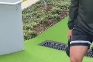 火箭官宣续约！范弗里特继续保持训练